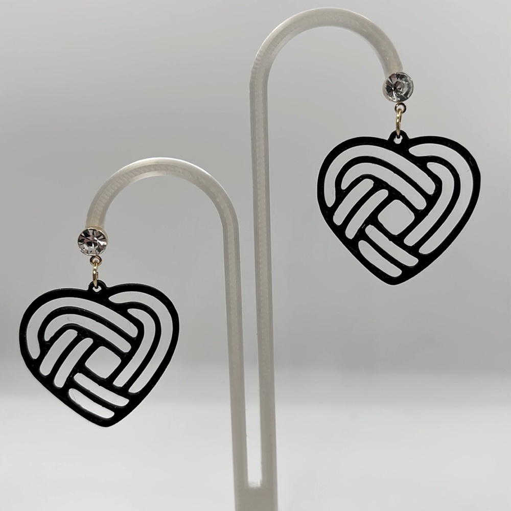 Black Heart Earrings - Picture 4 of 4